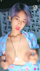 Selebgram pamerin Toket Gede Pink