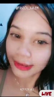 Ade Manis Ngocok Memek Basah