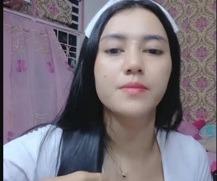 Suster Cakep pamerin Toket Mulus-nya