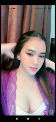 Ngintip Belahan Dada Kak Naya