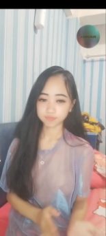 Deby baju tembus pandang uting nongol