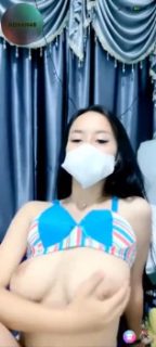 Nabil remes toket milik-nya