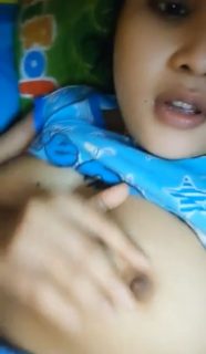 Adek Rara show uting coklat