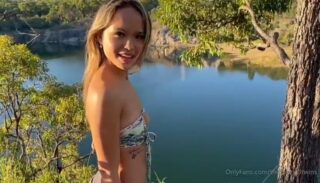 Twins Si Kembar nyepong outdoor