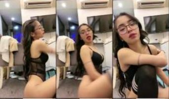 Caroline Lingerie Hitam Seksi Abis