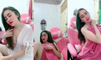 Tampil Bugil Mei Yien Busana Tembus Pandang