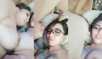 Vania Adila Lesbian Jilmek Bestienya Hot