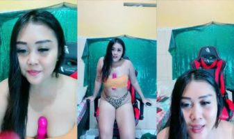Bebby Jepit Anu di Payudaranya Goyang Hot