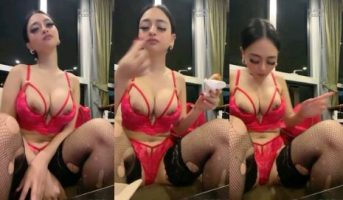 OppyLany Narsis Pamer Toket Jumbonya Udah Jarang ML